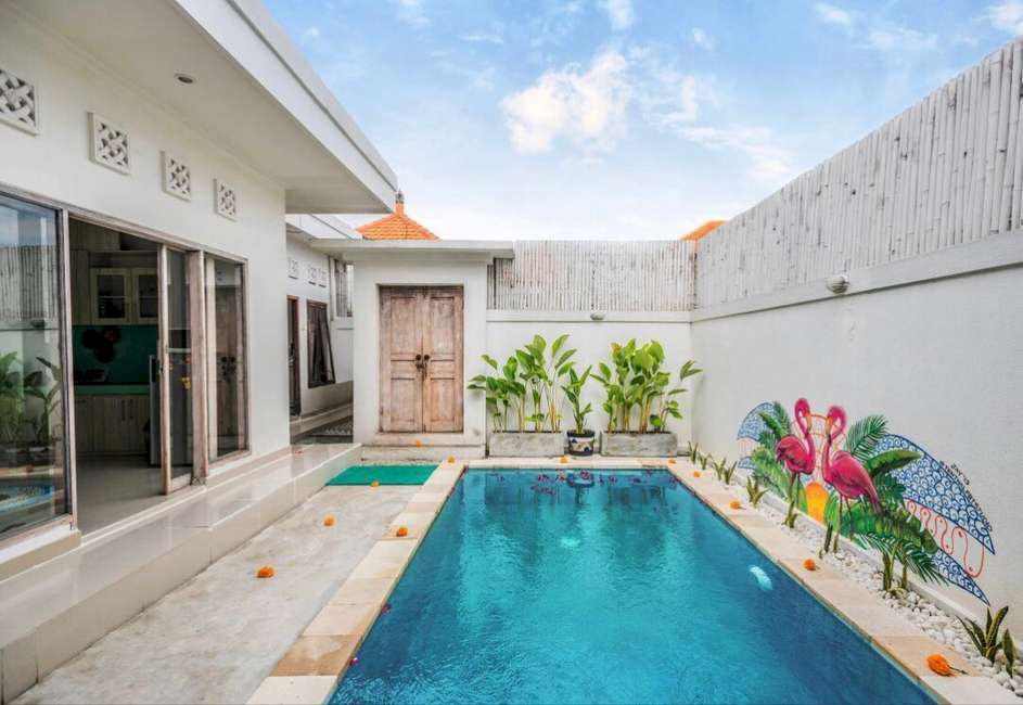 Villa For Sale Jalan Raya Kayu Tulang Batu Bolong Canggu Bali